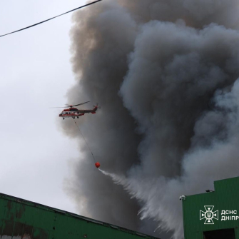 Росіяни обстріляли склади в Дніпрі /ДСНС України