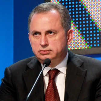 Компании Бориса Колесникова оказались в зоне боевых действий. Это кондитерская фабрика «Конти», животноводческий агрохолдинг «АПК-Инвест» и завод шампанских вин «Артвайнери» /Shutterstock