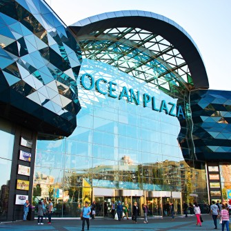 За скільки хочуть про дати ТРЦ Ocean Plaza /Shutterstock