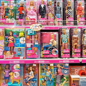 Барбіманія. Після виходу фільму продажі Барбі в українських дитячих магазинах зросли на 50–150%, дехто одразу купив будиночок для ляльки за 18 000 грн /Shutterstock