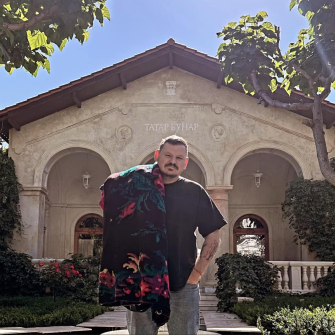 Алекс Купер, Молодість, Київ фуд маркет /Facebook-сторінка Алекса Купера