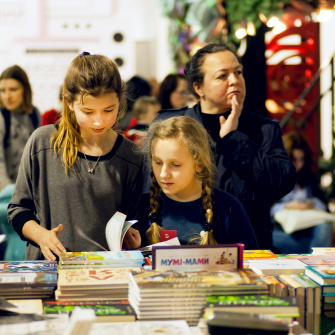 ШІ замінить перекладачів і дизнайнерів: чому видавництва критикують через ChatGPT /Shutterstock