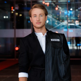 Холостяк сприйняття ветеранів /Starlight Media