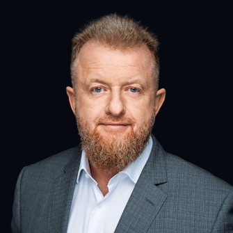 Руслан Шостак, співвласник EVA та Varus /предоставлено пресс-службой, а также обработано и дополнено при помощи ИИ (искусственного интеллекта) Photoshop Beta.