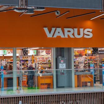 Доставка продуктів Varus, ШІ в ритейлі /Shutterstock