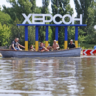 Катастрофа на Каховской ГЭС не помешает экономическому росту, но повлияет на инфляцию. Как трагедия отразится на ВВП, ценах и госбюджете /Getty Images