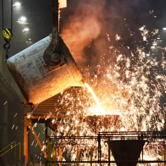 Уряд пішов на поступки металургам. У виграші Ахметов, Жеваго та Міттал /Shutterstock