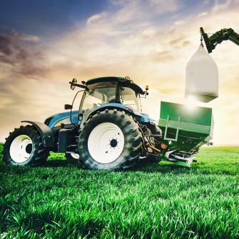 Україна знову дозволила експорт добрив. Країна може заробити до $2 млрд на рік /Shutterstock