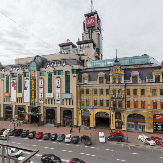 Mandarin Plaza /Shutterstock