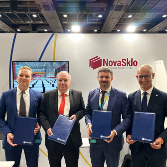 На фото слева направо: Филипп Циппе (Zippe), Штефан Майндел (Horn Glass), Игорь Лиски (NovaSklo, EFI Group), Альберто Мазоеро (Bottero) /предоставлено пресс-службой