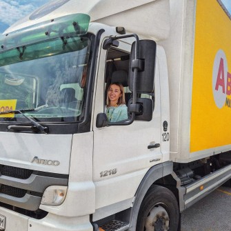 Жінка - водій фури, "Аврора" /с официальной Facebook страницы Тараса Панасенко