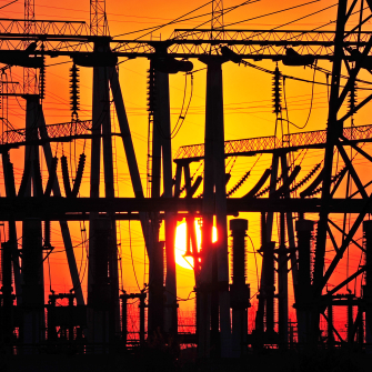 Coca Cola, Фармак, Imperial Tobacco и «Кронаспан». Почему крупные заводы начинают покупать импортную электроэнергию, которая вдвое дороже украинской /Shutterstock