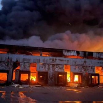 12 березня о 3:50 у Квітневому (Київська область) після обстрілу згорів склад замороженої продукції МХП. Внаслідок пожежі знищено продукцію МХП на суму близько 230 млн грн. Це найбільший склад України для зберігання замороженої продукції /ДСНС України