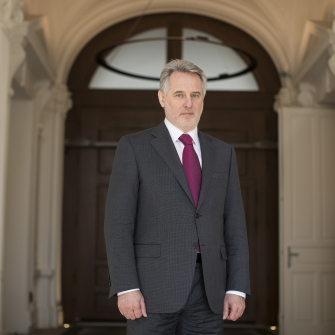 Великобритания ввела санкции против Фирташа (дополнено)