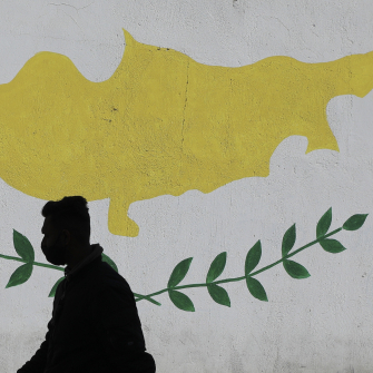 Кипр лишил «золотых паспортов» Коломойского, Бахматюка, Григоришина. Politis обнародовал список из 77 иностранных бизнесменов /Getty Images