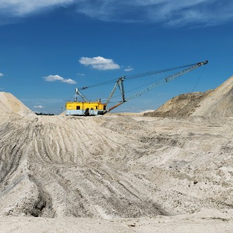 Літій, титан і графіт: хто контролює українські надра. Дослідження YouControl /Shutterstock