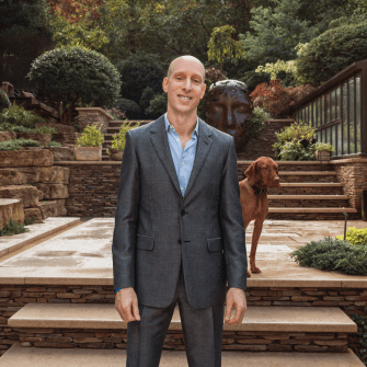 Річард Дейтс, 59, засновник хеджфонду VR Capital, якому належить Elementum Energy, лідер виробництва зеленої електроенергії в Україні. Фото: Марʼяна Шафро для Forbes Ukraine