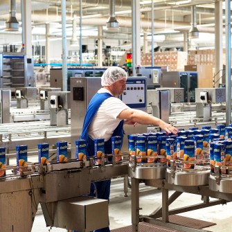 Завод "Сандора" в Миколаєві /Getty Images