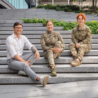 Олена Толкачова (на фото посередині), Дзвенислава Сіра та їхні посестри повертають до строю понад 80% поранених «Азову» та Третьої штурмової. А 200 млн грн від фандрейзера Андрія Шпака зроблять «Янголів Азову» ще ефективнішими. /Артем Галкин для Forbes Ukraine