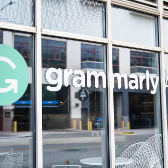 Grammarly объявила о поглощении разработчика ИИ-инструментов для поддержки продуктивности Coda и смене CEO. /Getty Images