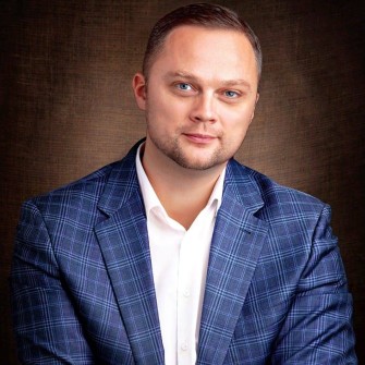 СЕО книголав Максим Праздніков /Максим Праздніков / facebook.com/maxym.prazdnikov