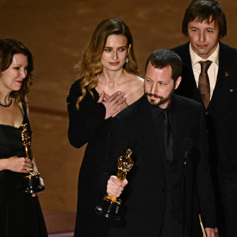 Мстислав Чернов, Євген Малолєтка та Василіса Степаненко на церемонії «Оскар». /Getty Images