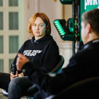 Директорка ради директорів «Дарниці» Катерина Загорій під час виступу на Forbes Health. Джерело: Forbes Ukraine /forbes.ua