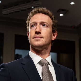 Дональд Трамп зустрівся із Марком Цукербергом. Раніше він закликав посадити засновника Meta у вʼязницю /Getty Images