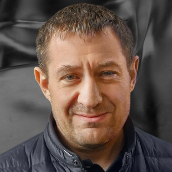 Олег Аверʼянов
