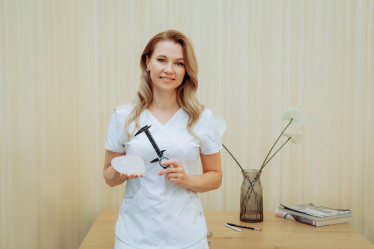 Природність у тренді: сучасні підходи до мамопластики та підтяжки обличчя /Фото 1