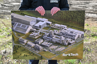 Изображение будущего литиевого завода канадской компании Rock Tech в городе Губен, Германия. На нем ежегодно планируется производить 24 000 т гидроксида лития для батарей до 500 000 электрокаров. 27 марта 2023 года. /Getty Images