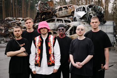 Клип «Стефания» от Kalush Orchestra в сутки набрал 6 млн просмотров. Сколько стоило видео и как его снимали в разгар войны /Фото 1