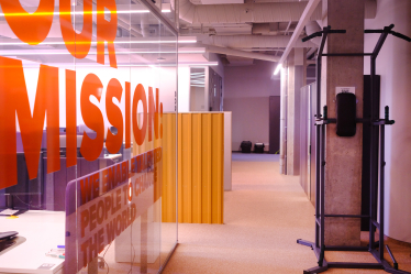 Офіс для тих, хто не хоче працювати в офісі. SoftServe відкрила новий простір у розпал пандемії. Що з цього вийшло /Фото 59