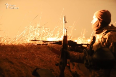 Российские баллистические ракеты попали в нефтебазу в Василькове. Начался пожар /Фото 1