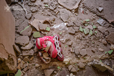 У Харкові є загиблі після удару Росії по багатоповерхівці (фото) /Фото 4