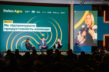 Тетяна Сухнацька, партнерка рекрутингової компанії AgriPersonnel; Іван Бойко, начальник відділу управління ефективністю «Західний Буг»; Яна Романенко, директорка з персоналу «Нібулон»