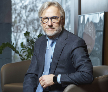 Нездійснена угода року, або Як зірвався продаж Альфа-Банку. Історія про санкції проти російських олігархів, покупців з Азербайджану та сценарії націоналізації /Фото 1