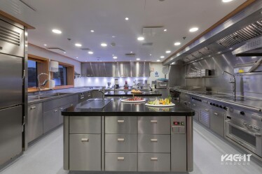 yachtharbour.com