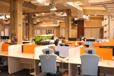 Как смешать «экстравертные» и «интровертные» отделы в одном офисе? Медиакомпания AIR Media-Tech, кажется, нашла решение. Что у нее получилось /Фото 13