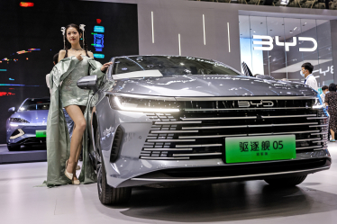 BYD, китайский производитель электромобилей, сегодня представляет угрозу существованию традиционных автопроизводителей Германии, Франции, США и Японии, а когда-то это была убыточная государственная компания. /Getty Images