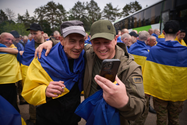 Третій обмін полоненими. Додому повернулися ще 303 українських захисників (фото) /Фото 8