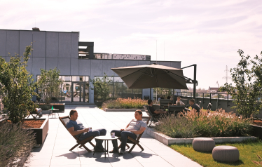 IT-компанія Intellias спробувала зміксувати простір, де народжується не тільки код, але й творчість. Що у неї вийшло /Фото 4