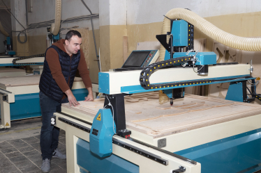 Денису Шкрибляку понадобилось полтора года, чтобы его мебель Монтессори покупали в 60 странах. В чем секрет? Маркетинг для него – король /Фото 1