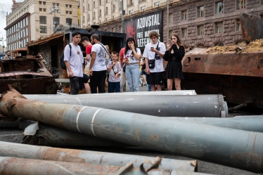 «Парад» знищеної російської техніки відвідали тисячі українців та висвітлили світові медіа. Скільки вона може коштувати? Оцінка Forbes /Фото 1