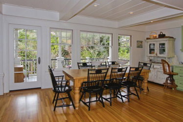 Смарт-дом Маска, 90-летний дворец Безоса и пять домов Цукерберга. Как выглядит жилье самых богатых людей мира /Фото 14