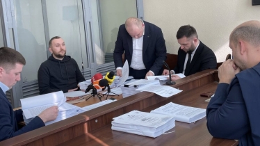 Закупівлі неякісного одягу для ЗСУ. Суд продовжив Роману Гринкевичу термін тримання під вартою, зменшивши заставу /Фото 1