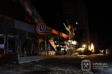 Росія атакувала Україну 48 ракетами та 470 дронами. Під ударом опинилися Бурштин, Львів, Тернопіль, є влучання у житлові будинки /Фото 7