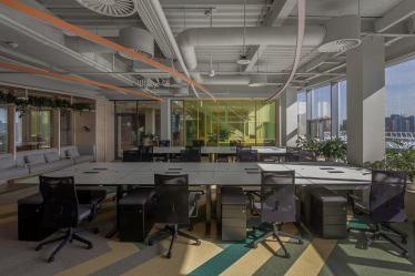 Как создать офис, похожий на дом. Вот 8 решений от компаний, которым, кажется, это удалось /Фото 127