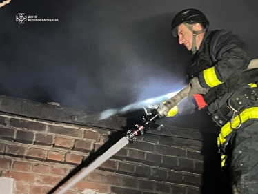 Росія атакувала Україну ракетами та БПЛА: пошкоджено інфраструктуру, затримуються десятки поїздів, є жертви /Фото 5