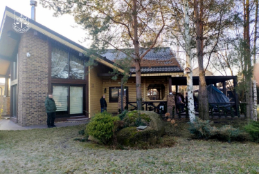 Нерухомість, автівки і понад $180 000 готівкою. СБУ заявила про викриття головного психіатра ЗСУ на незаконному збагаченні на $1 млн /Фото 2